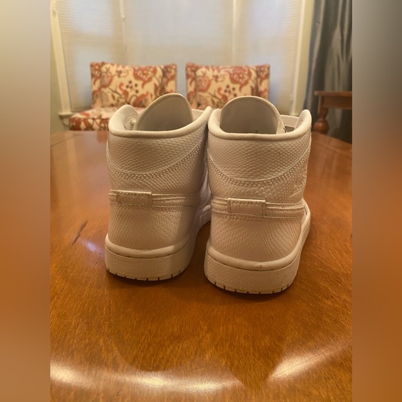 Air Jordan 1 Mid “White Snakeskin” - Picture 7 of 8
